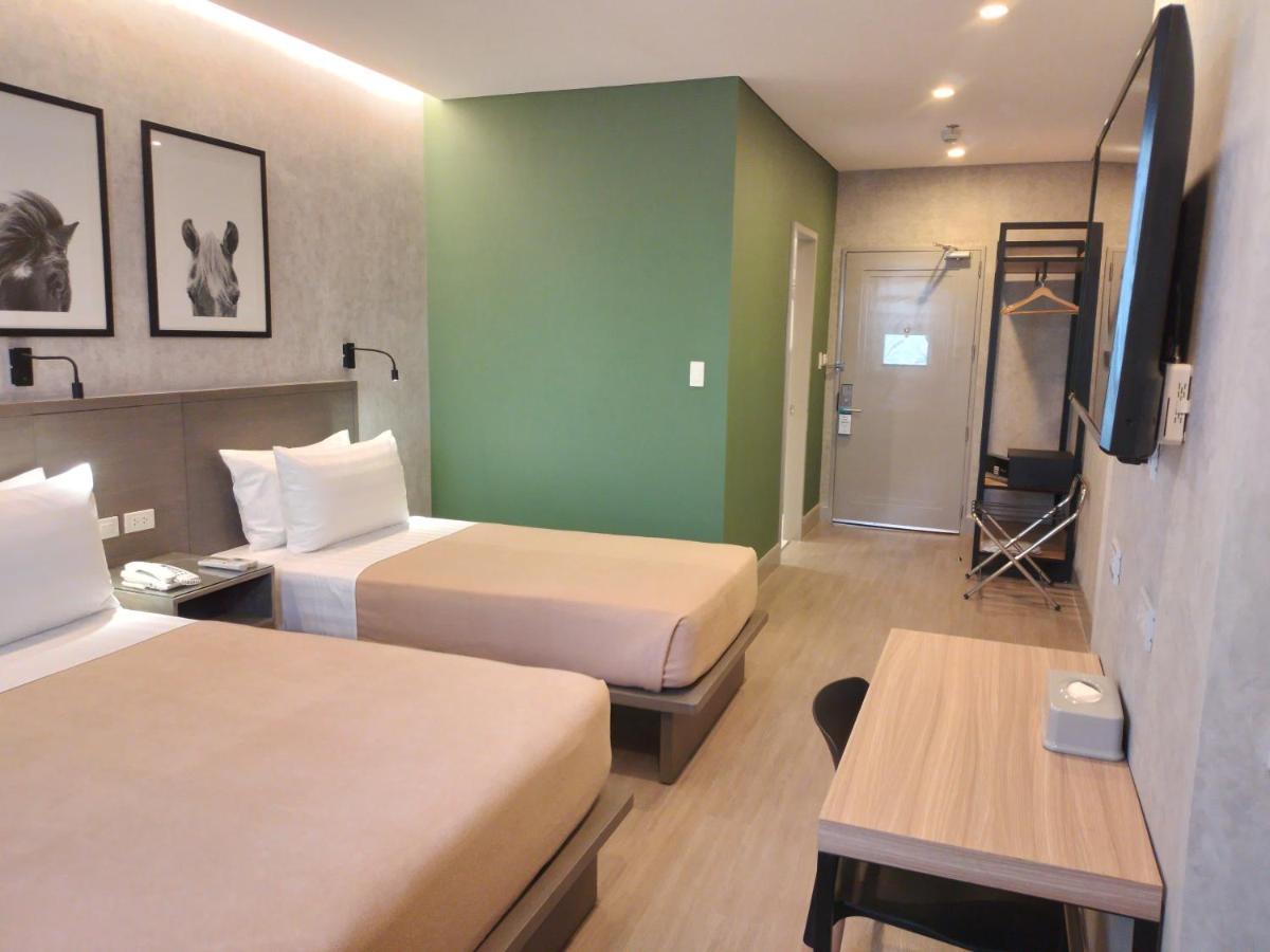 Primeway Suites Cebú Exterior foto